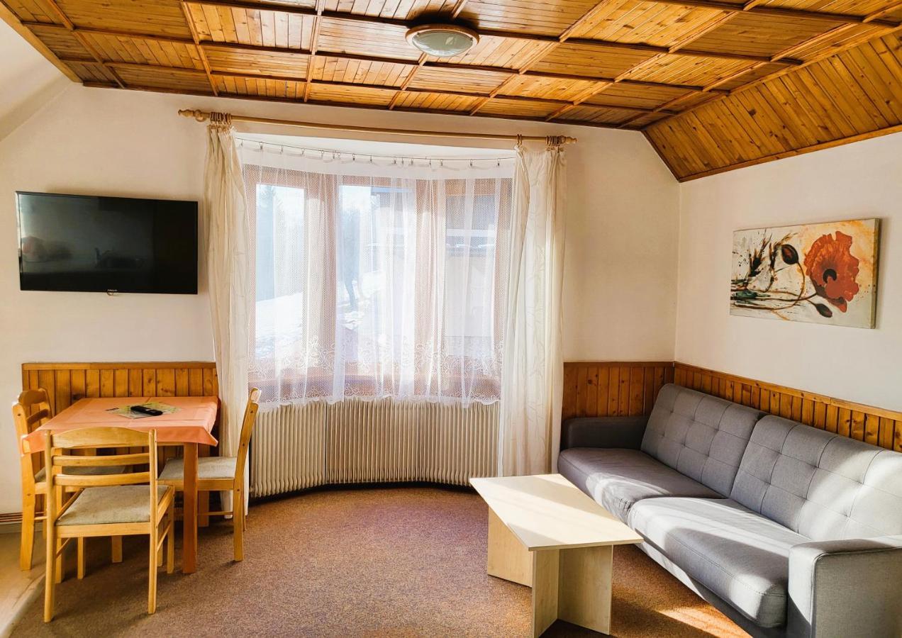 Apartment Ulrich Яблонец над Изеро Екстериор снимка